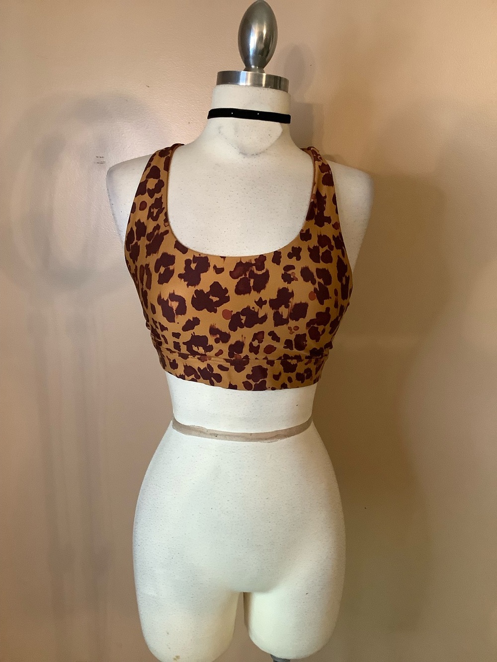 Gap Fit Leopard Animal Print Medium Impact Sports Bra Small.